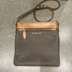 Michael Kors Crossbody Bag
